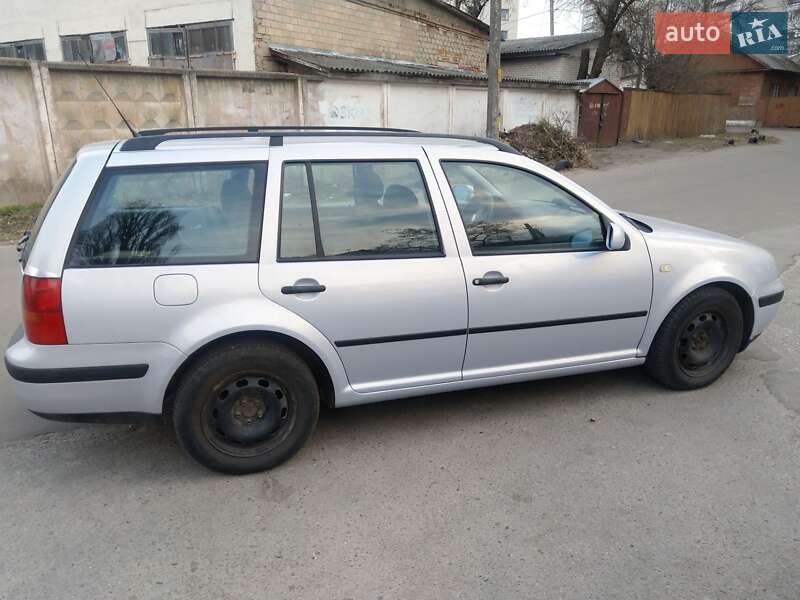Универсал Volkswagen Golf 2000 в Чернигове
