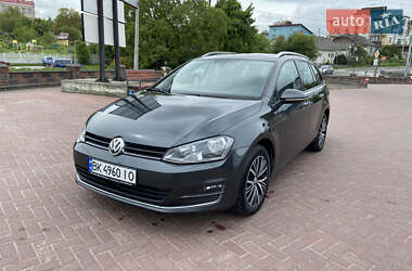 Универсал Volkswagen Golf 2016 в Ровно