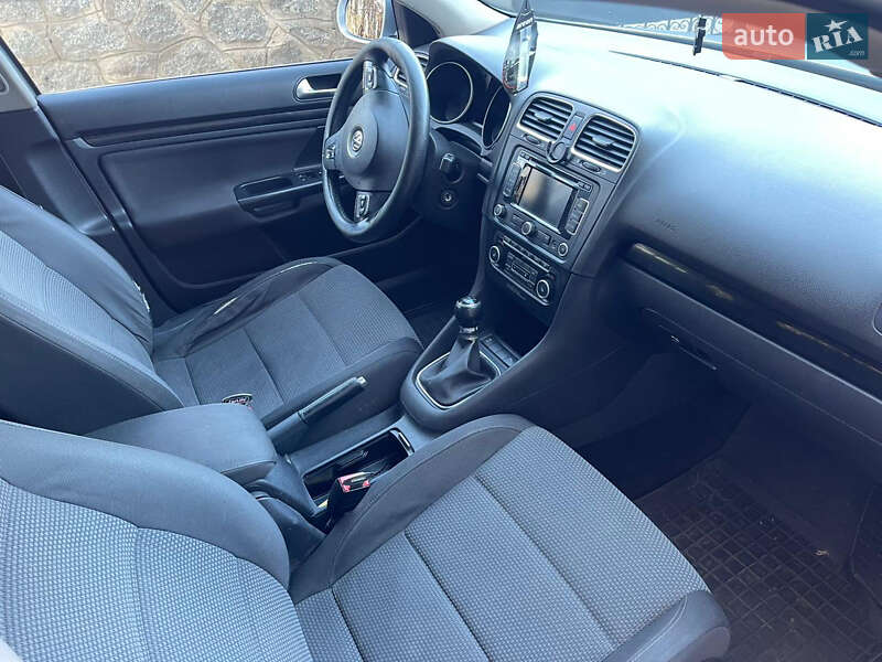 Універсал Volkswagen Golf 2012 в Києві