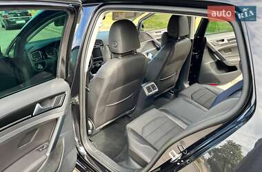 Хетчбек Volkswagen Golf 2016 в 