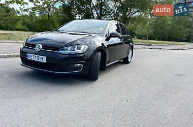 Хетчбек Volkswagen Golf 2016 в 
