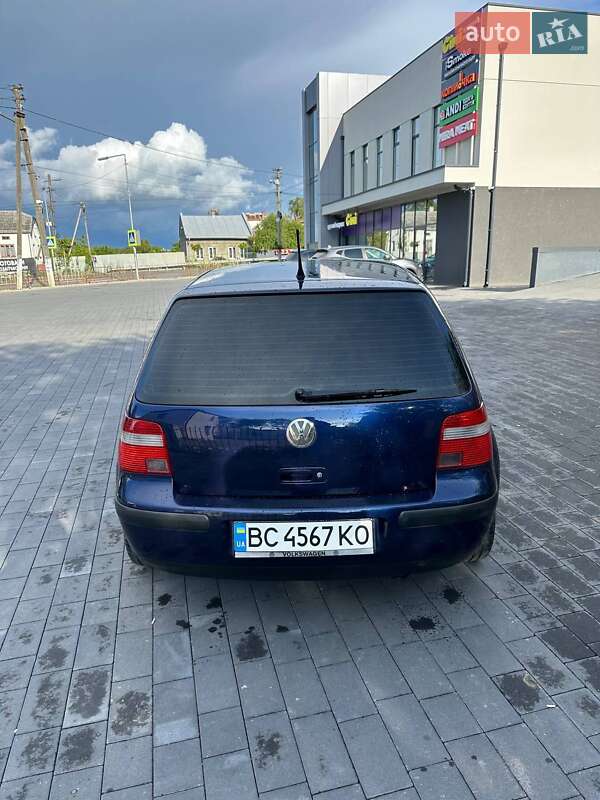 Хэтчбек Volkswagen Golf 2001 в Куликове