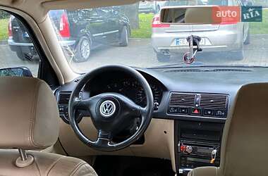 Хэтчбек Volkswagen Golf 2002 в 