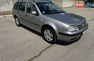 Универсал Volkswagen Golf 2002 в 