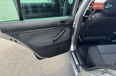 Универсал Volkswagen Golf 2002 в 