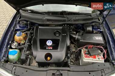 Хэтчбек Volkswagen Golf 2002 в 