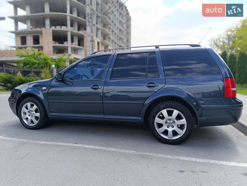 Универсал Volkswagen Golf 2004 в Звягеле