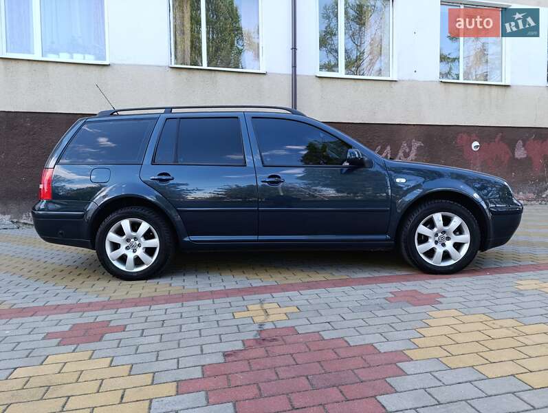 Универсал Volkswagen Golf 2004 в Звягеле