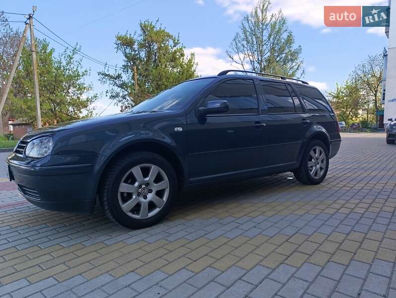 Универсал Volkswagen Golf 2004 в Звягеле