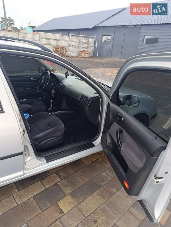 Універсал Volkswagen Golf 1999 в Великій Багачці