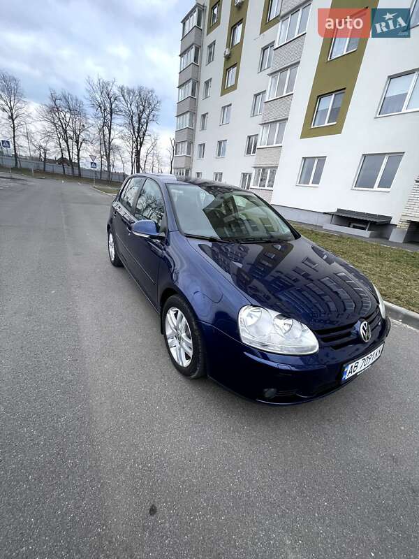 Хетчбек Volkswagen Golf 2006 в Вінниці