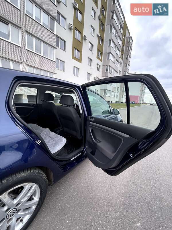 Хетчбек Volkswagen Golf 2006 в Вінниці