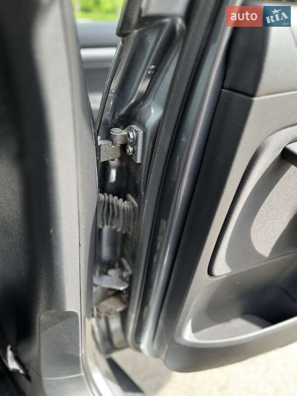 Универсал Volkswagen Golf 2011 в Буче