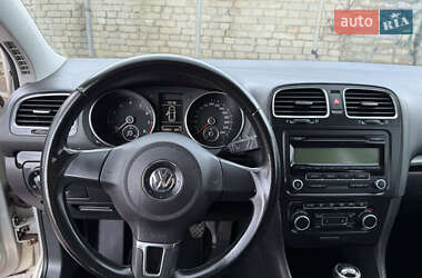 Хетчбек Volkswagen Golf 2010 в 