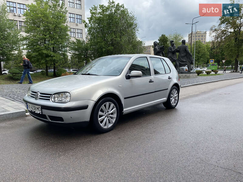 Volkswagen Golf 2000