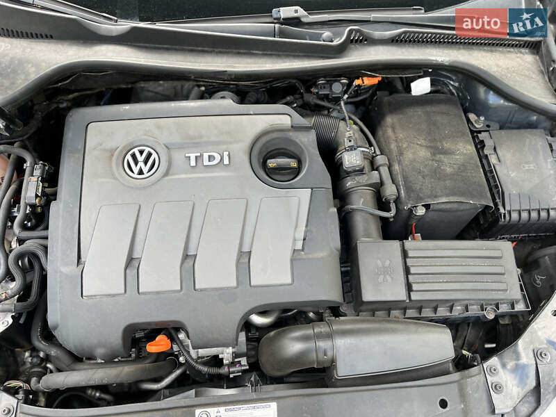 Универсал Volkswagen Golf 2011 в Буче