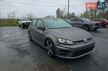 Хетчбек Volkswagen Golf 2016 в 