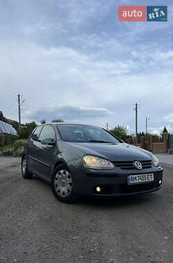 Хэтчбек Volkswagen Golf 2004 в Запорожье
