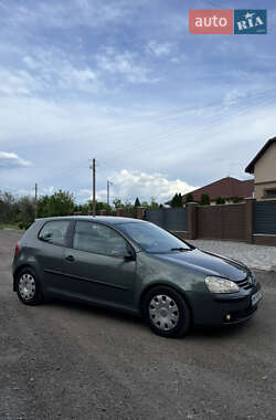 Хэтчбек Volkswagen Golf 2004 в 