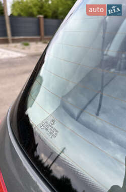 Хэтчбек Volkswagen Golf 2004 в 