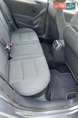Хэтчбек Volkswagen Golf 2009 в 