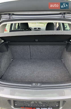 Хэтчбек Volkswagen Golf 2009 в 