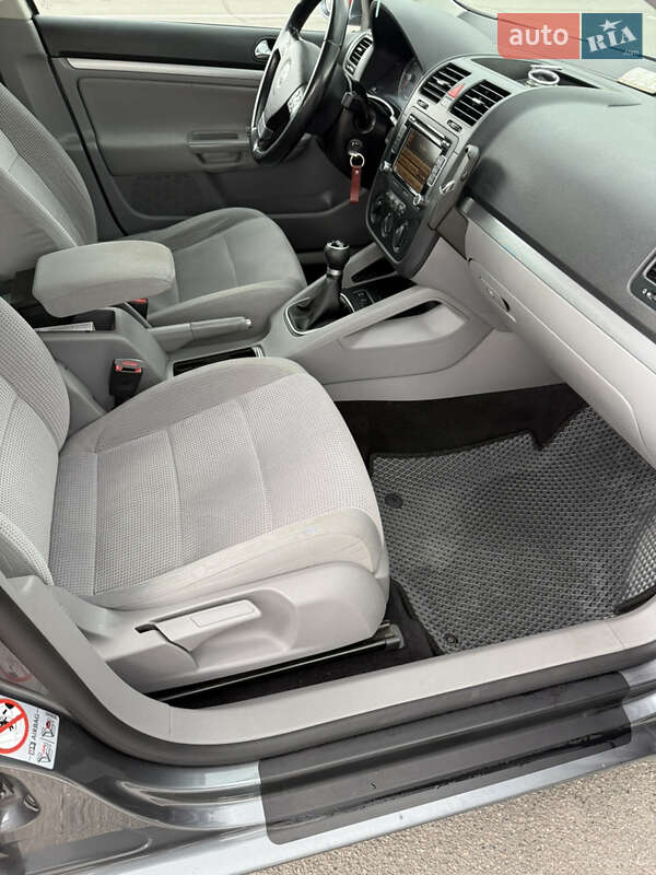 Универсал Volkswagen Golf 2009 в Виннице