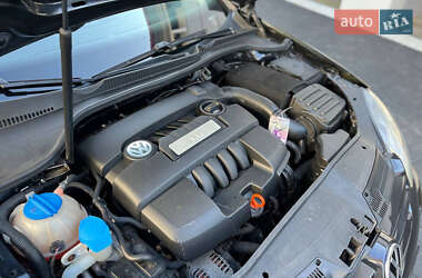 Хэтчбек Volkswagen Golf 2008 в 