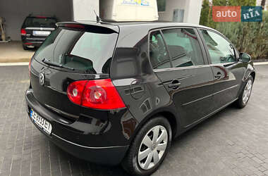 Хэтчбек Volkswagen Golf 2008 в 