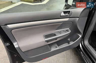 Хэтчбек Volkswagen Golf 2008 в 