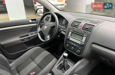 Хэтчбек Volkswagen Golf 2008 в 