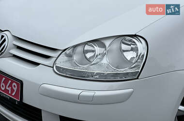 Хетчбек Volkswagen Golf 2008 в 