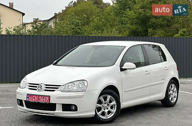 Хетчбек Volkswagen Golf 2008 в 