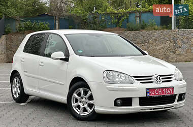 Хетчбек Volkswagen Golf 2008 в 
