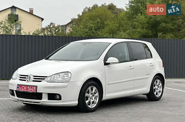 Хетчбек Volkswagen Golf 2008 в 