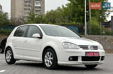 Хетчбек Volkswagen Golf 2008 в 