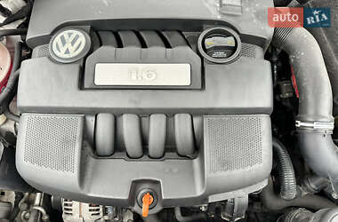 Хетчбек Volkswagen Golf 2008 в 