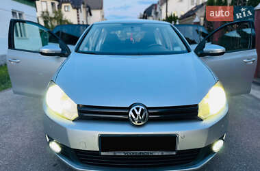 Хетчбек Volkswagen Golf 2009 в 