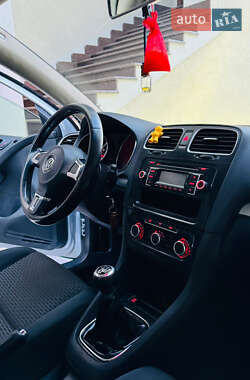 Хетчбек Volkswagen Golf 2009 в 