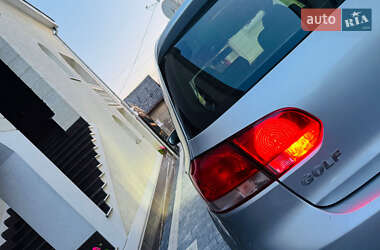 Хетчбек Volkswagen Golf 2009 в 