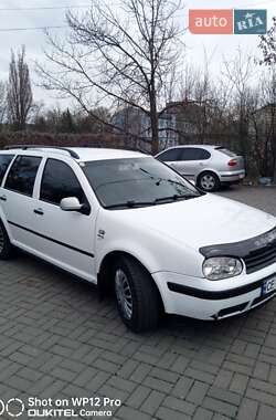Универсал Volkswagen Golf 2004 в 
