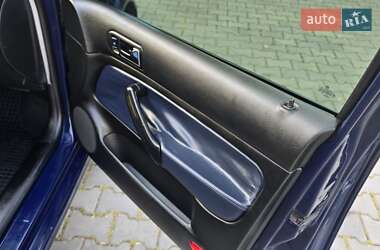 Хэтчбек Volkswagen Golf 2000 в 