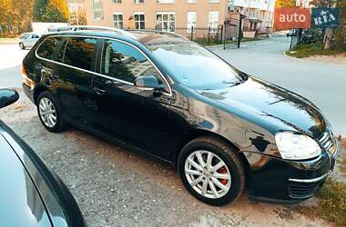 Универсал Volkswagen Golf 2009 в Чернигове