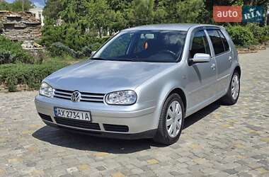 Хетчбек Volkswagen Golf 2001 в Харкові