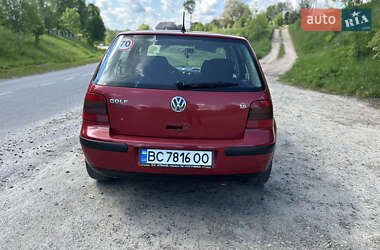 Хэтчбек Volkswagen Golf 2001 в 
