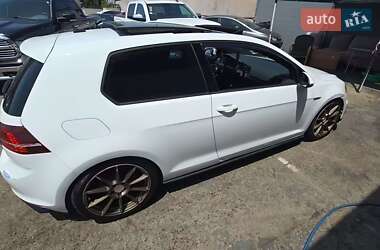 Хэтчбек Volkswagen Golf 2015 в 