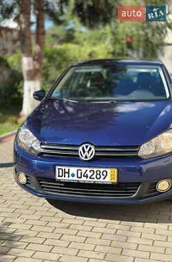 Хэтчбек Volkswagen Golf 2010 в 