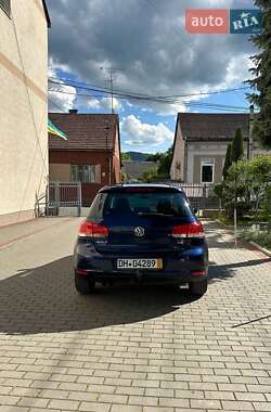 Хэтчбек Volkswagen Golf 2010 в 