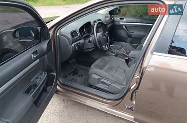 Универсал Volkswagen Golf 2011 в 