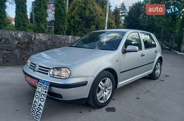 Хэтчбек Volkswagen Golf 2002 в Тернополе